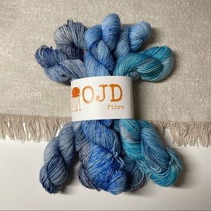 NWT - Indie Dyed Yarn. Orange Jellyfish Dream. Autism awareness color. Hand dyed